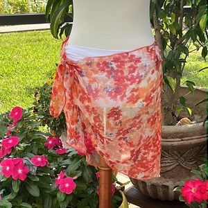 Beautiful Short Pareo With Tie Waist